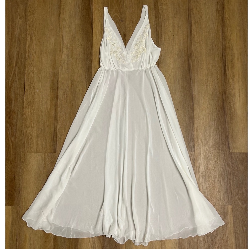 Vintage White Maxi Nightgown Embroidered V-Neck Bridal Honeymoon Large